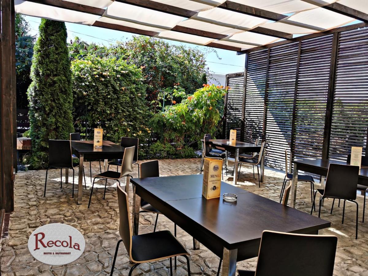 International Recola Motel Банещи Екстериор снимка