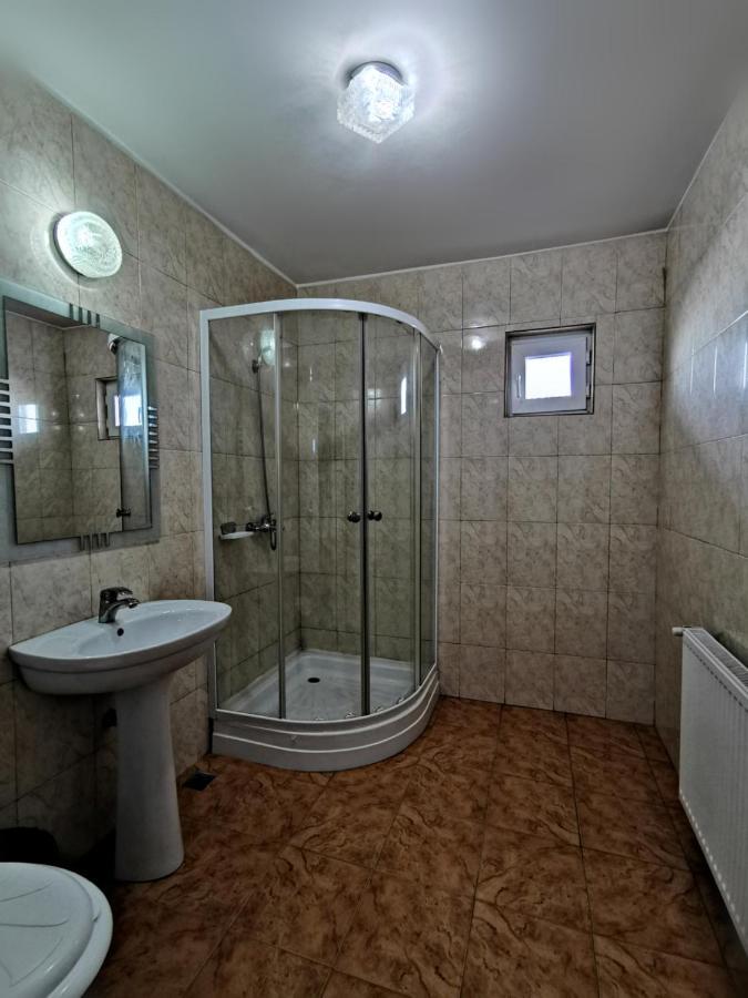 International Recola Motel Банещи Екстериор снимка