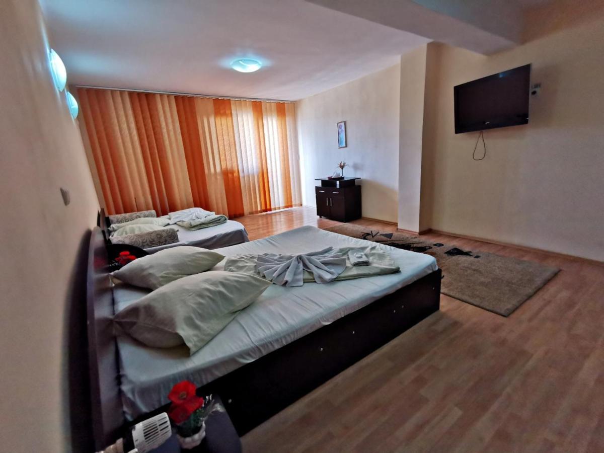 International Recola Motel Банещи Екстериор снимка