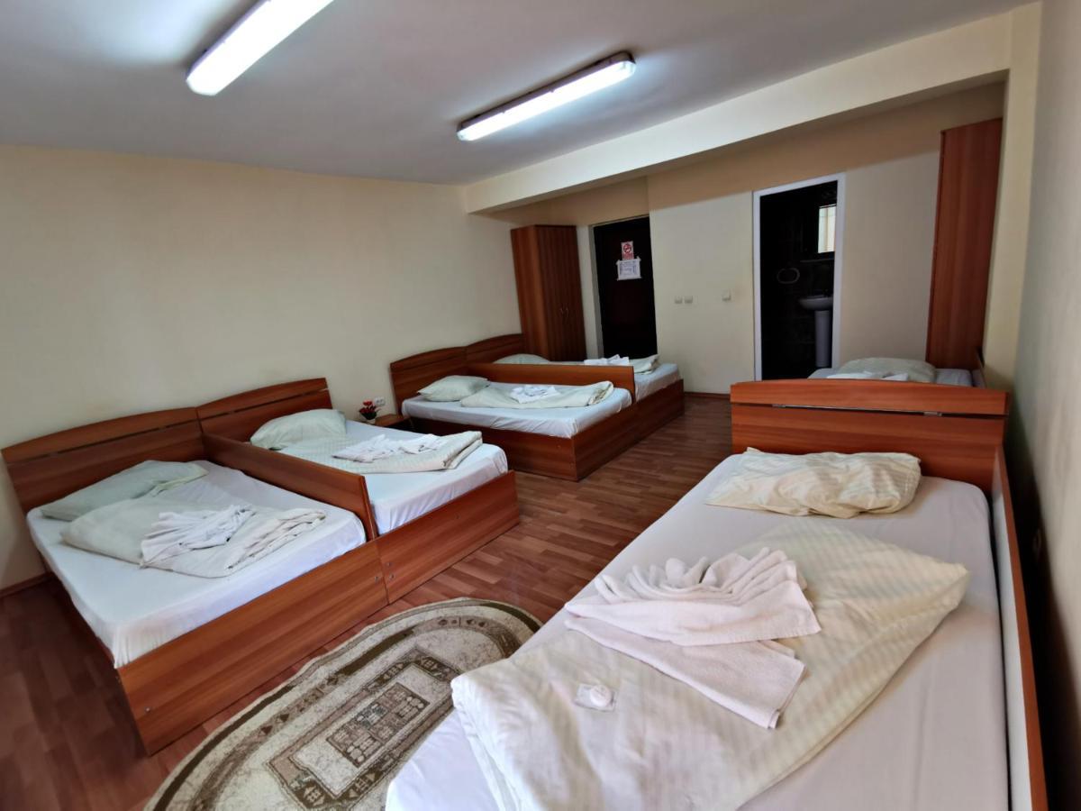 International Recola Motel Банещи Екстериор снимка