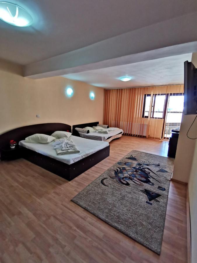 International Recola Motel Банещи Екстериор снимка